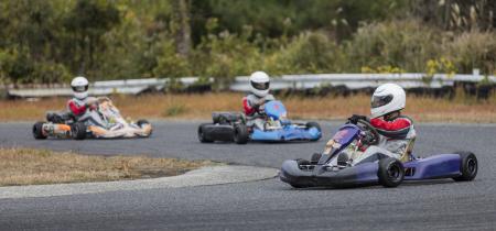 サーキットで車の楽しさ体感 サーキットで車の楽しさ体感