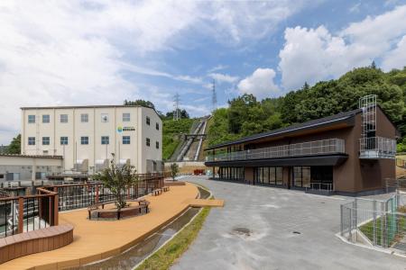 長野県企業局主力発電所「春近発電所」の展示棟が8月1 長野県企業局主力発電所「春近発電所」の展示棟が8月1