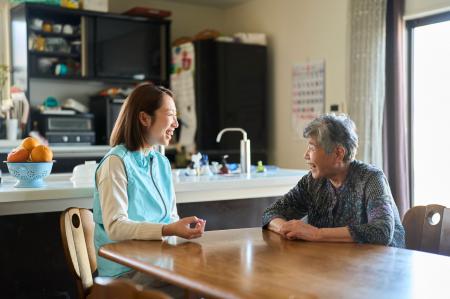 介護保険外の生活支援を、社会福祉法人の公益事業に。 介護保険外の生活支援を、社会福祉法人の公益事業に。