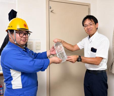 夏の安全運航を支えるため熱中症対策を強化。今年から 夏の安全運航を支えるため熱中症対策を強化。今年から