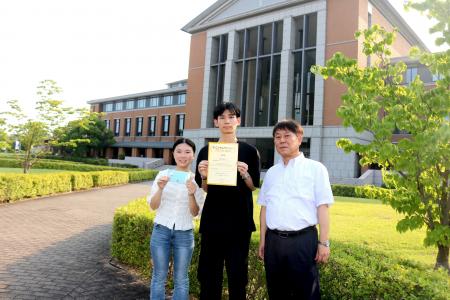 【関西外国語大学】小学生のAI活用プロセスを可視化し 【関西外国語大学】小学生のAI活用プロセスを可視化し