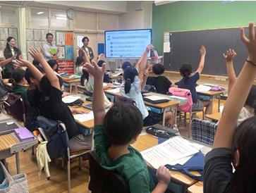 江東区立毛利小学校における生成AI活用の実証実験を実 江東区立毛利小学校における生成AI活用の実証実験を実