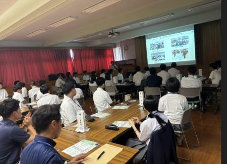 東岡山工業高等学校の生徒と地域企業が参加する「もの 東岡山工業高等学校の生徒と地域企業が参加する「もの