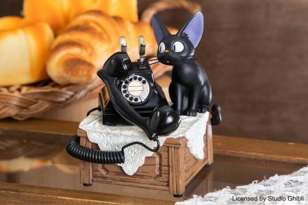 「魔女の宅急便」に登場するグーチョキパン店の黒電話