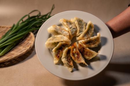 東京・神保町の超人気店「餃子の肉太郎」プロデュース 東京・神保町の超人気店「餃子の肉太郎」プロデュース