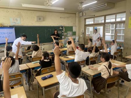 尼崎市立清和小学校にてペットボトルキャップの資源循