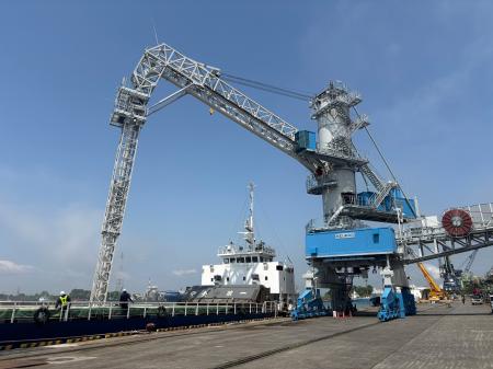 NEUERO(ノイエロ)社製 港湾荷役機械 ニューマチッ NEUERO(ノイエロ)社製 港湾荷役機械 ニューマチッ