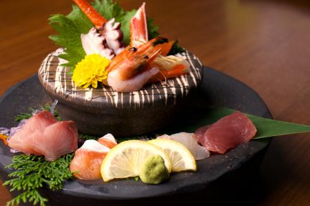 帰省前に北海道のごちそうを。名物「漁師町の刺身盛り 帰省前に北海道のごちそうを。名物「漁師町の刺身盛り