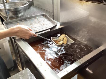 パナソニック エナジー、社員食堂の使用済み食用油を パナソニック エナジー、社員食堂の使用済み食用油を