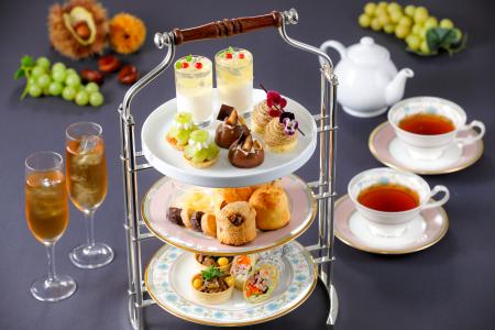 名古屋東急ホテルで味わう秋の優雅なティータイム。栗