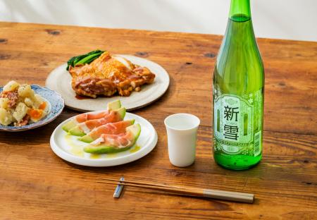 現代の食卓のための新定番。「新雪(しんせつ)720ML瓶