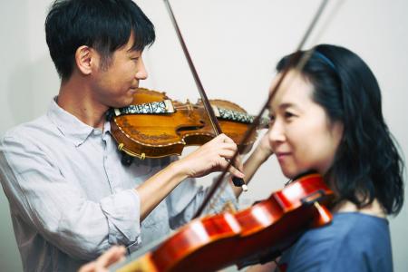 ノルウェー弦楽器のハーディングフェーレと鈴虫の声が