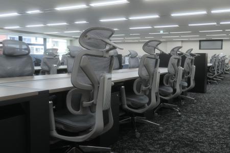 YouTuberヒカルがReZARD新オフィスを初訪問!全チェア YouTuberヒカルがReZARD新オフィスを初訪問!全チェア