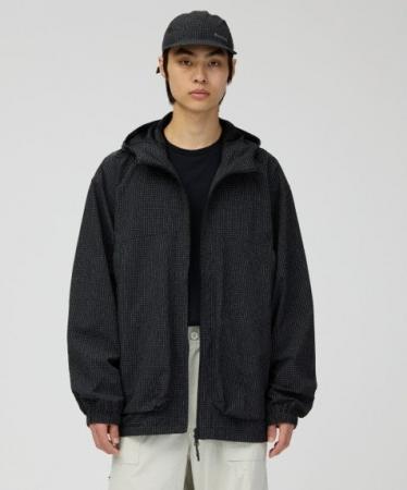 アウトドアでも日常でも使いやすい機能性とデザインを