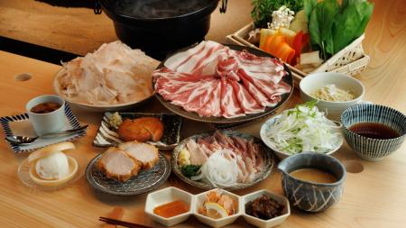 食べログ百名店「黒豚ふくや」が東京初進出 「とんか