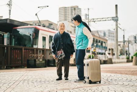 電球交換から、「もう一度出かけたい」まで。シニアの