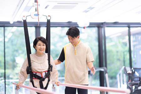 パーキンソン病でも「自分の足で歩く」を諦めない！関