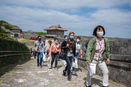 那覇の魅力を英語で案内　ローカルガイド育成　公募を