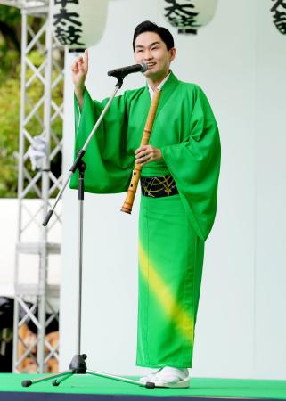 三刀流歌手・彩青が東京・富岡八幡宮例大祭で歌唱ステ 三刀流歌手・彩青が東京・富岡八幡宮例大祭で歌唱ステ