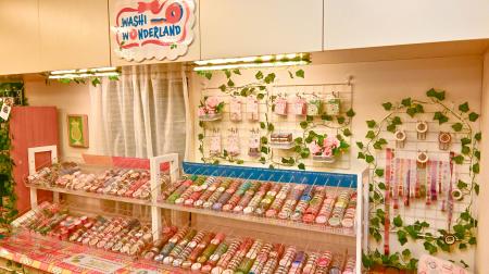 SNS総フォロワー65万人超のrainbowholicが「文具喫茶