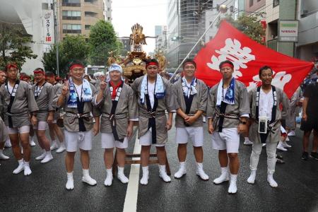 神輿を担いで、地元とつながる――ラグビーリーグワン清