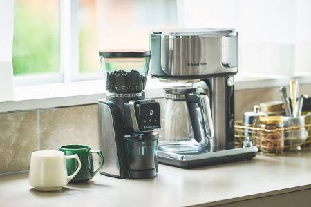 静電気を抑えて粉の飛び散りを軽減。スタイリッシュな