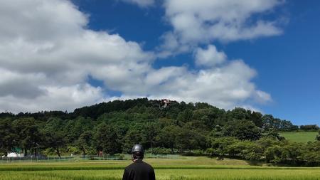 北斗市の農業高校生が農業用ドローンの自動航行・水散