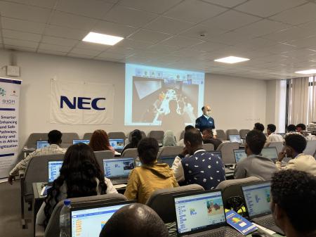 NEC、「世界ユース技能デー」にエチオピアの若年帰国