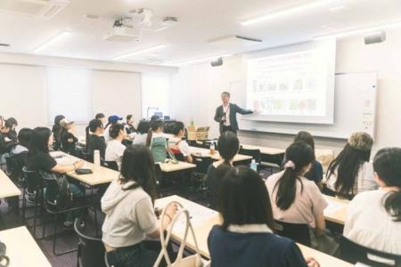 カネリョウ海藻、京都光華大学にて海藻をテーマにした カネリョウ海藻、京都光華大学にて海藻をテーマにした