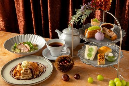 神戸の洋菓子屋「PATISSERIE TOOTH TOOTH」にて、栗と
