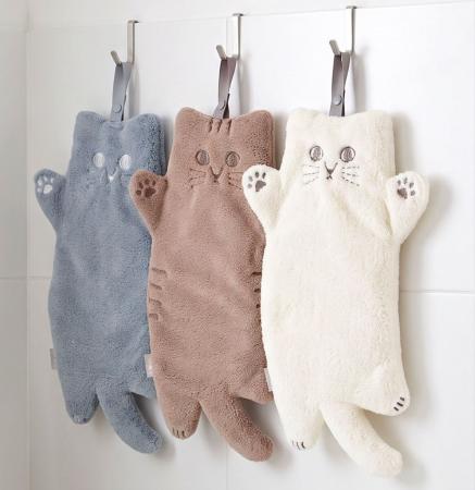 「おばあちゃん、いつもありがとう。」キッチンで頑張
