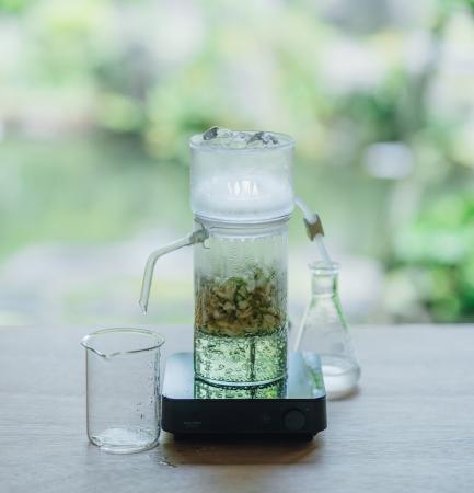 【庭のハーブを、自宅で蒸留】植物蒸留を身近にする家 【庭のハーブを、自宅で蒸留】植物蒸留を身近にする家