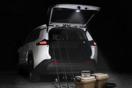 【新発売】RAV4 60系専用！爆光LEDで荷室の奥までスッ