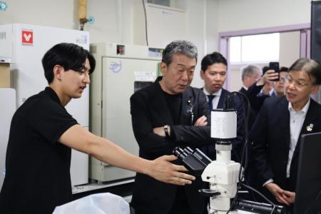 【苫小牧高専】中村裕之文部科学副大臣が苫小牧高専に