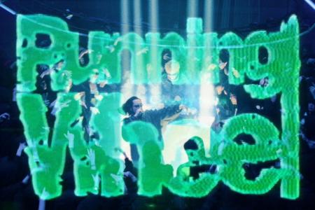 Creepy Nuts、本日配信リリース「Running Wheel」MV公 Creepy Nuts、本日配信リリース「Running Wheel」MV公