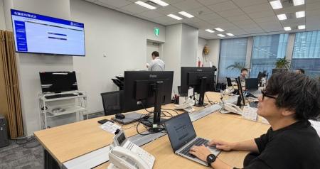 「予約はいつものOutlook。確認は、近くのサイネージ 「予約はいつものOutlook。確認は、近くのサイネージ