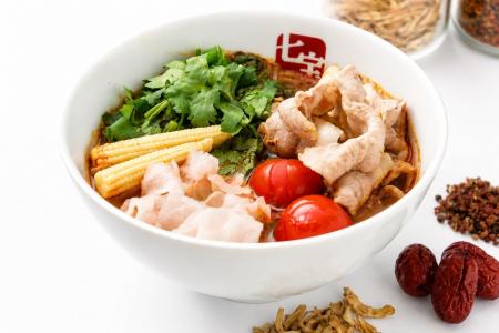 ＜沖縄初上陸＞ 創業19年の麻辣湯専門店「七宝麻辣湯(