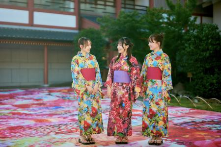「蜷川実花with EiM × 道後温泉DOGO ART」オリジナル