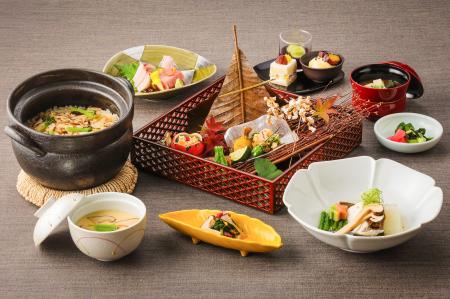 全5種の松茸尽くし！香り高い釜炊き御飯など、五感で
