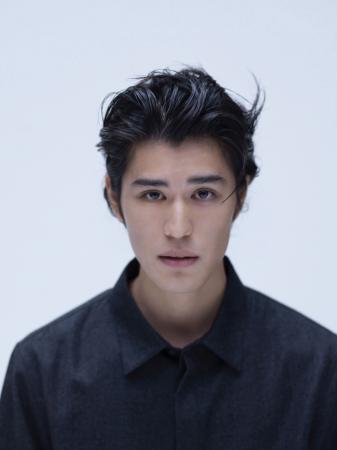 寛一郎、17歳の時に父・佐藤浩市の提案で会った 寛一郎、17歳の時に父・佐藤浩市の提案で会った