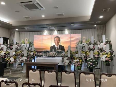【奈良県生駒市で初導入】生前の想い出を4K大画面で巡