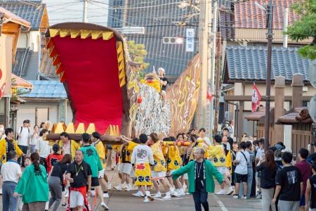 【加賀温泉郷】宿場町をお化けぐずが駆け巡る『ぐず焼