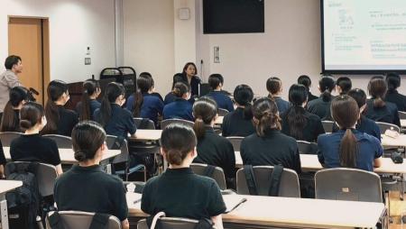 豆塚エリが看護学校3年生に特別講義を実施 「この生 豆塚エリが看護学校3年生に特別講義を実施 「この生