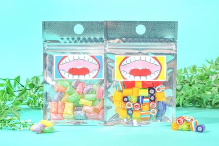 光に透かすとうさぎが浮かぶ幻想的なキャンディからひ
