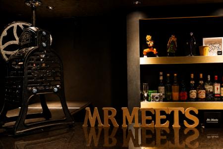 新宿・歌舞伎町エリアの占い×エンタメバー『Mr.Meets 新宿・歌舞伎町エリアの占い×エンタメバー『Mr.Meets