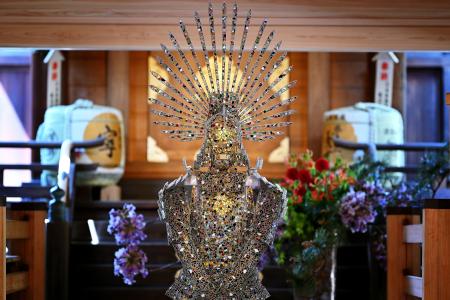 世界最大のステンドグラス製日本甲冑「豊臣秀吉」、20 世界最大のステンドグラス製日本甲冑「豊臣秀吉」、20