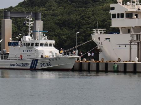 【鳥羽商船高専】浮桟橋において離着桟訓練が実施され