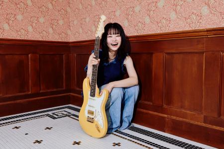 ギタリスト／シンガーソングライター 弓木英梨乃初の