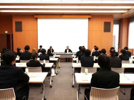 NABI新潟会計ビジネス専門学校生が日本税理士会館を訪