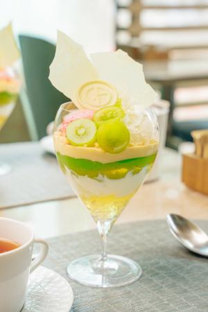 【アルマーニ / カフェ 表参道】みずみずしい果実に重